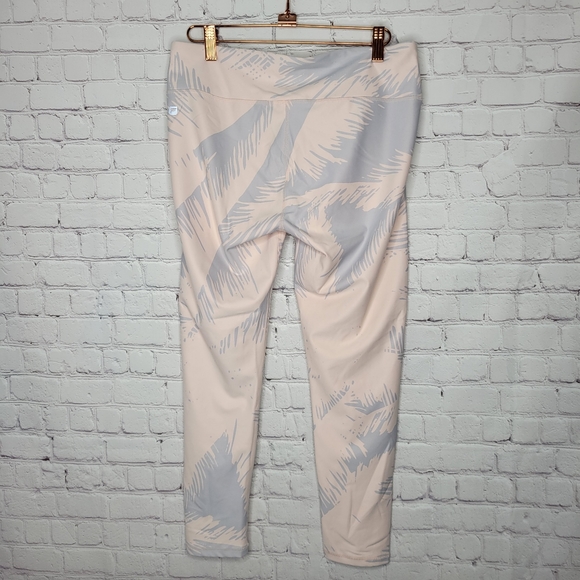 Fabletics Salar Palm Tree printed legging 7/8 Size M - Picture 3 of 5